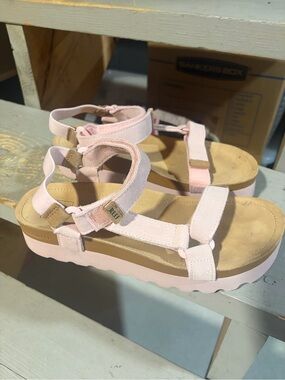 Reef sandals